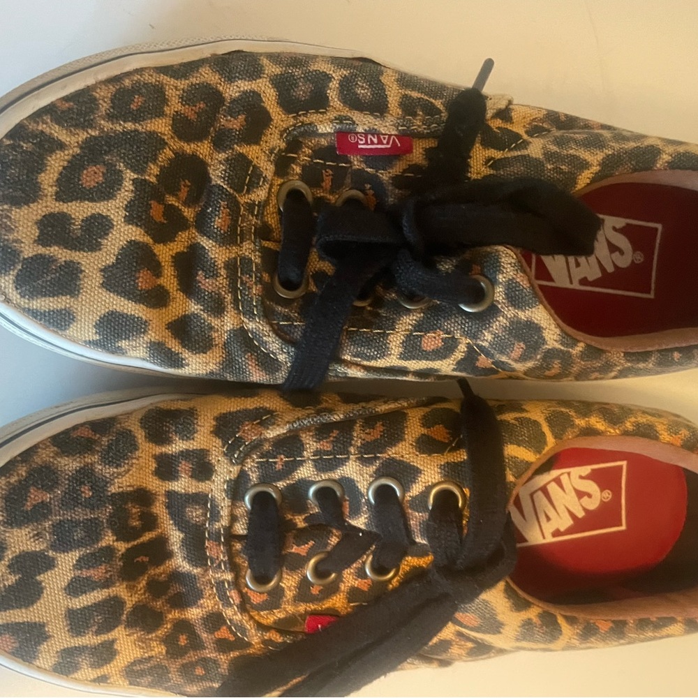 Vans - Picture 2 of 4
